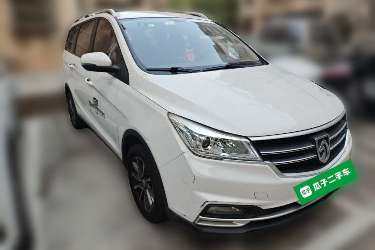 Used Baojun 730 2019 1.5T Manual Fashion Model 7-seater National V
