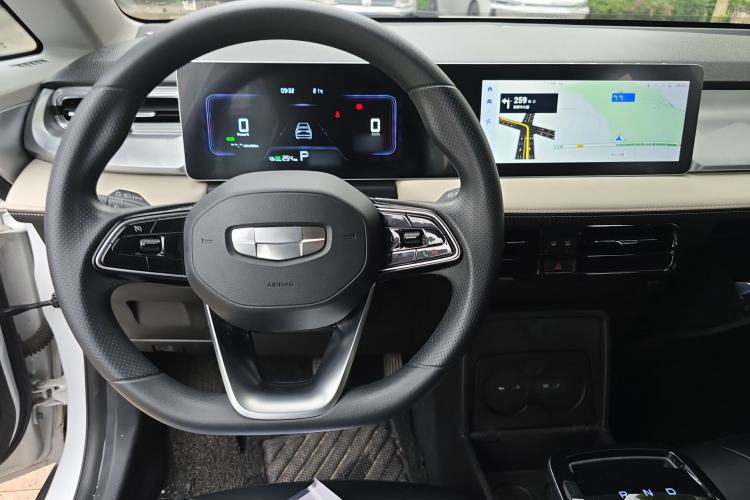 Used Geometry E Firefly 2023 320KM Cute & Handsome Tiger 5 Seats Steering Wheel