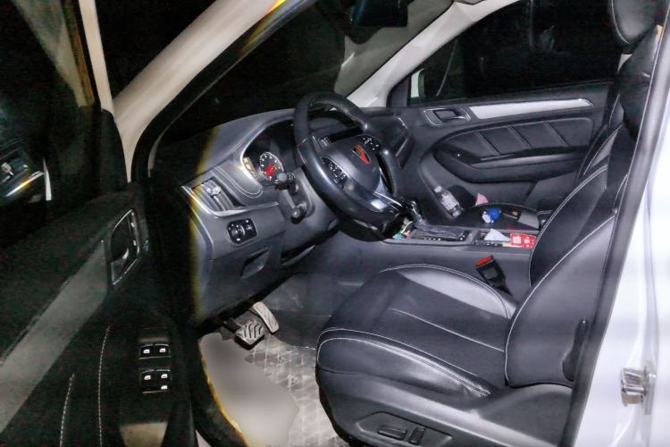 Used Roewe RX5 2016 20T Two-Wheel Drive Automatic Internet Smart Edition
