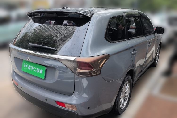 Used Mitsubishi Outlander 2013 2.0L Two-Wheel Drive Sport Navigation Version 5 Seats
