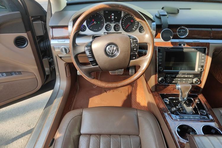 Used Volkswagen Phaeton 2014 3.0L Executive Model