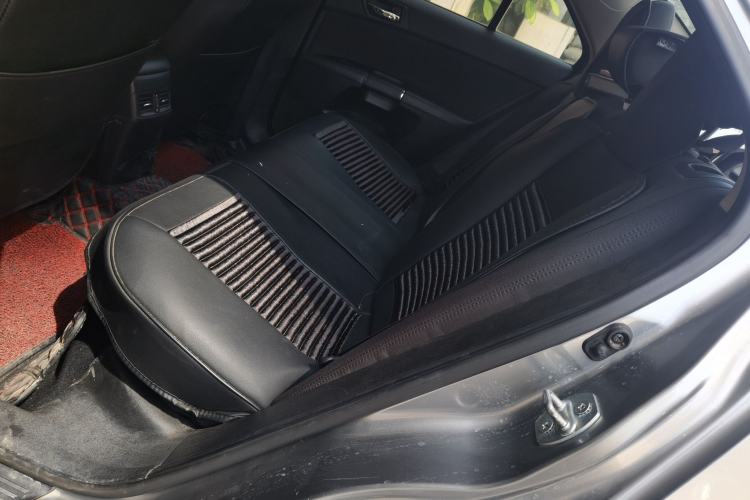 Used Suzuki Kizashi 2010 2.4L Two-Wheel Drive Standard Edition
