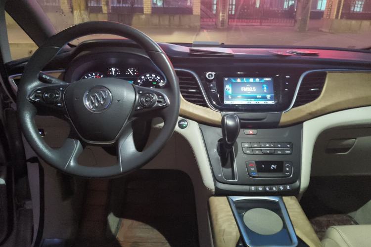 Used Buick GL8 2017 ES 28T Comfort Model China V Standard
