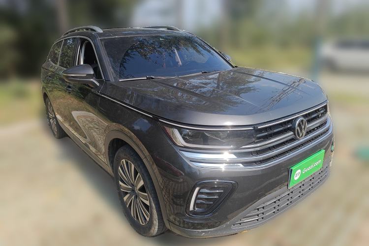 Used Volkswagen Tavendor 2023 330TSI Luxury Touring Edition
