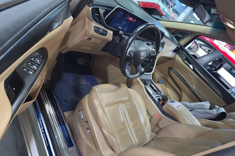 Used Buick GL8 2020 ES Land Cruiser 653T Luxury Model Driver Seat