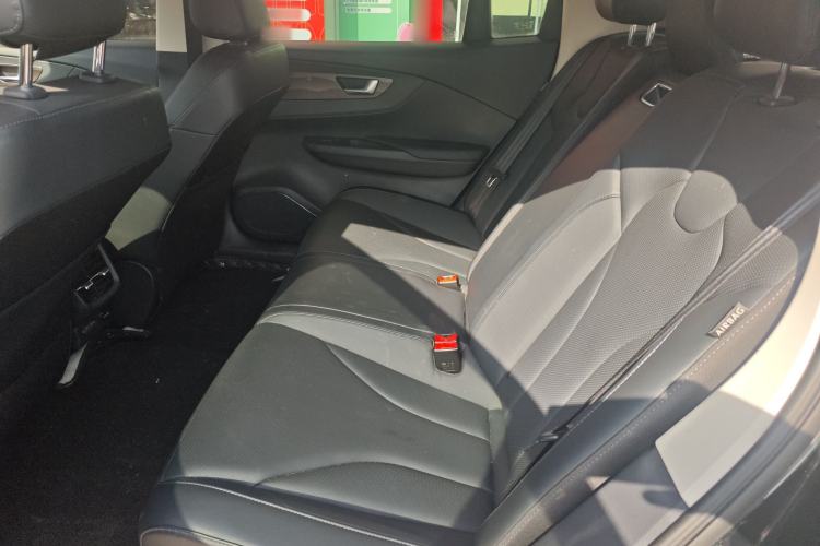 Used Hongqi E-QM5 2022 431 km Charge & Enjoy Edition
