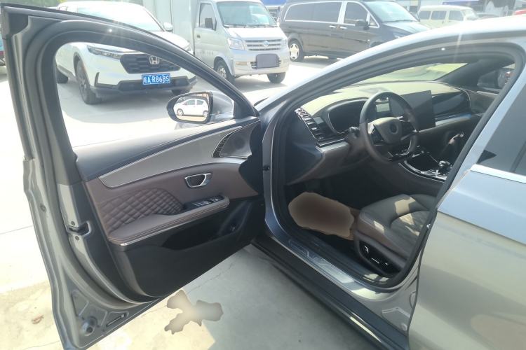 Used BYD Han 2022 EV Genesis Edition 715 km Front-Wheel-Drive Flagship Model
