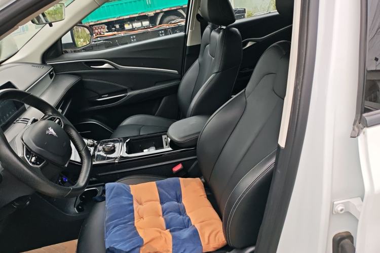 Used NETA U 2023 NETA U-Ⅱ 400 U Show Edition – Lithium Iron Phosphate
