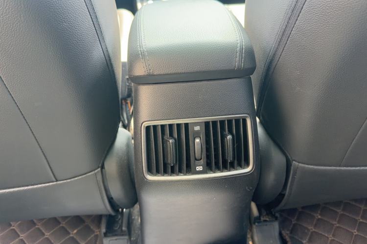 Used Hyundai ix25 2015 2.0L Automatic Two-Wheel Drive Intelligent GLS
