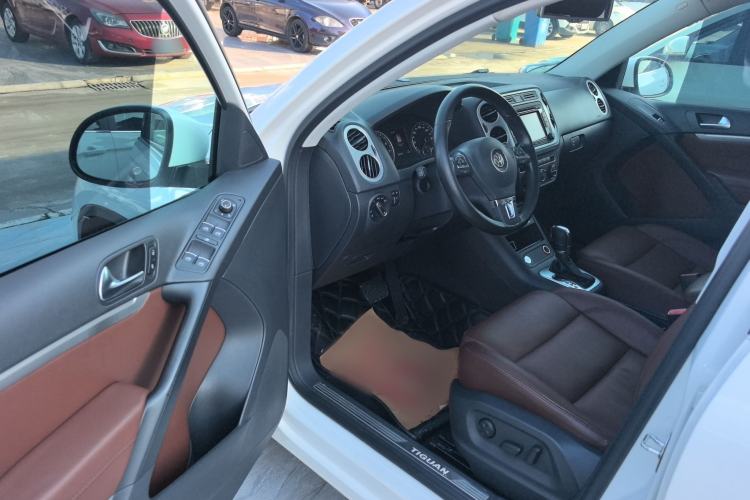 Used Volkswagen Tiguan 2015 1.8TSI Automatic Two-Wheel Drive Luxury Model Interior 3