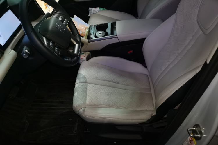 Used BYD Yuan UP 2025 Intelligent Driving Version 401 KM Dynamic Edition Left Front Seat