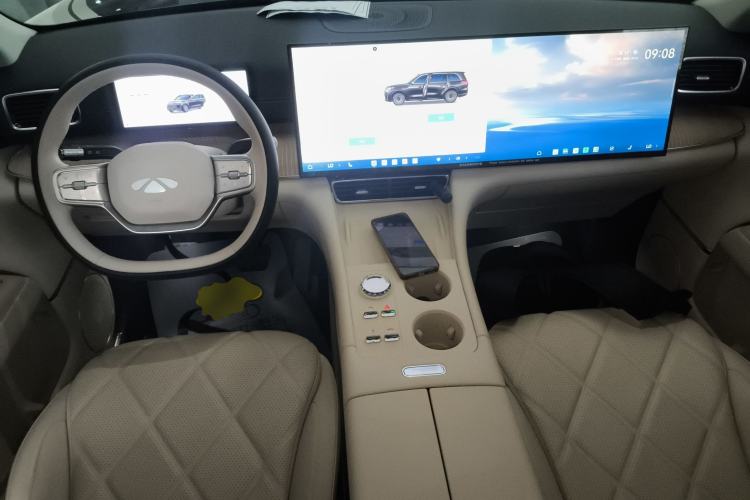 Used Chery T11 2026 Model 220 All-Wheel Drive Dual IMAX Theater Edition Center Console