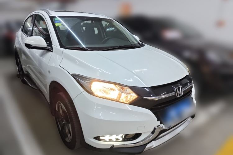 Used Honda Vezel 2016 1.8L CVT Front-Wheel Drive Pioneer Edition Front Right 45 Deg