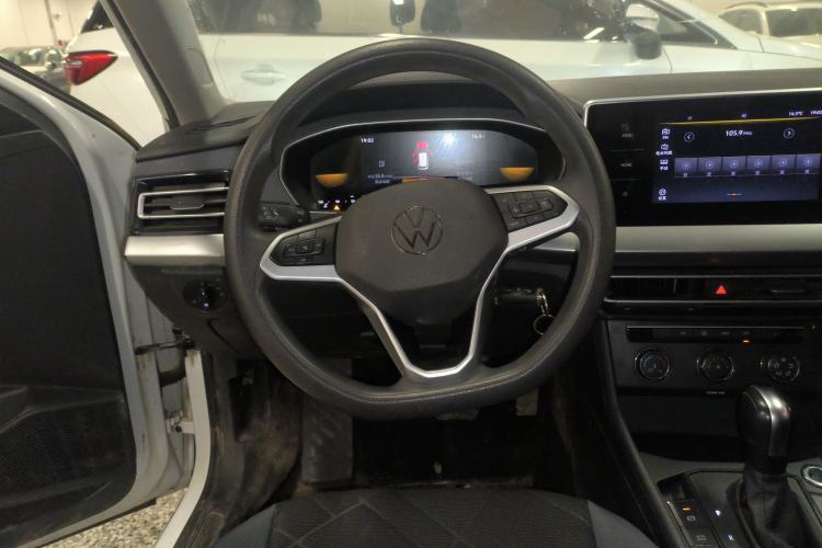 Used Volkswagen Lavida 2024 1.5L Automatic DeYi Edition Steering Wheel