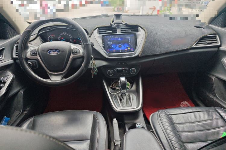 Used Ford Escort 2015 1.5L Automatic Fashion Model Center Console