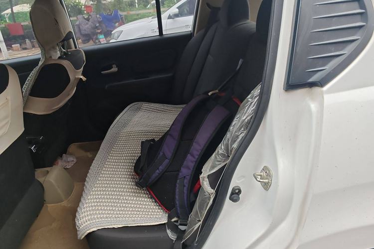 Used Venucia R50 2013 1.6L Automatic Fashion Edition
