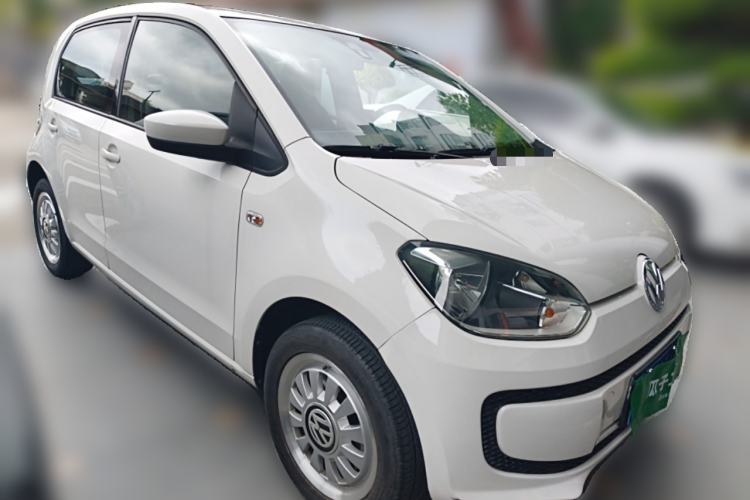 Used Volkswagen up! 2015 1.0L move up! Front Right 45 Deg