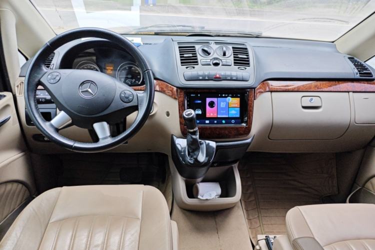 Used Mercedes-Benz Viano 2011 2.5L Luxury Edition Center Console