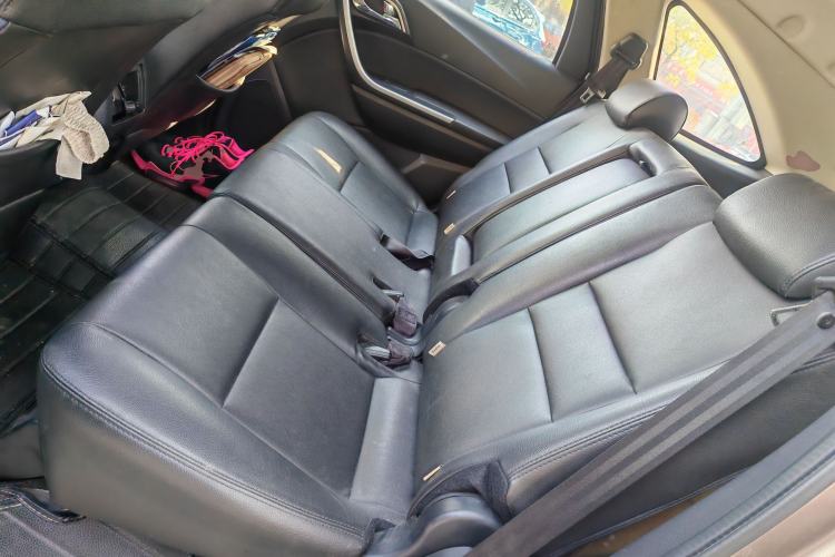 Used JMC Yusheng S350 2013 2.4T Automatic 2WD Diesel Luxury Edition 5 Seats Left Rear Seat