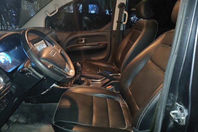 Used Jinbei Gold Hiace 2021 1.5L Passenger Van Travel Lion 6-Seater
