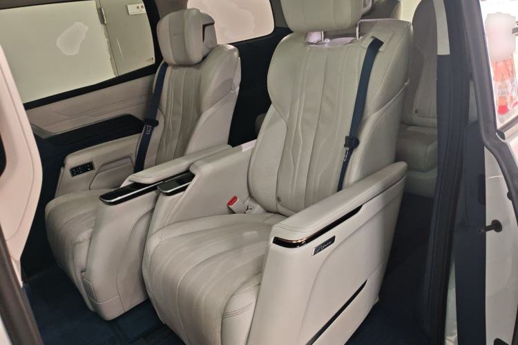 Used Buick Century 2023 2.0T Six-Seater Yinshi Edition
