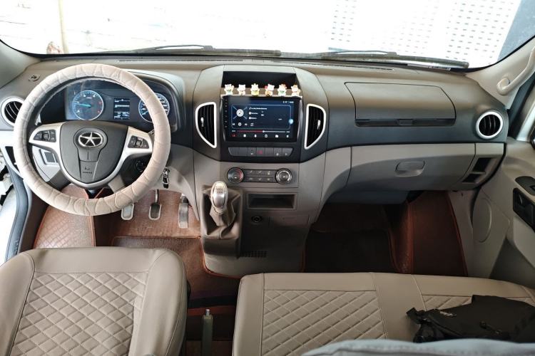 Used JAC Group Sunray 2022 2.0T Fuel-Efficient King PLUS Express Version Middle-Axis 7-Seater HFC4DB3-2E4
