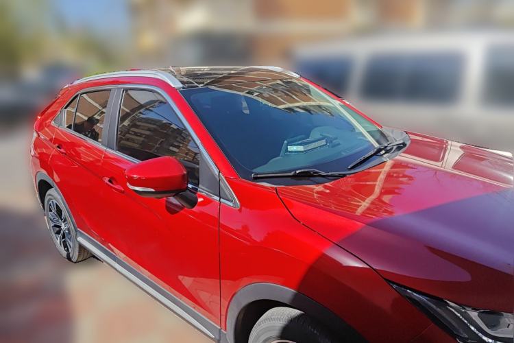 Used Mitsubishi Eclipse Cross 2018 1.5T CVT Two-Wheel Drive Belief Edition Front Right 45 Deg