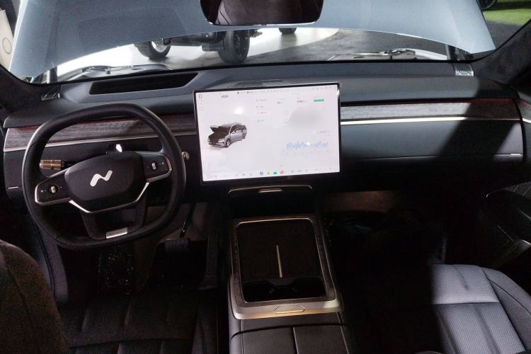 Used ONVO Luxeed L90 2025 Model—Ultra Six-Seater Version
