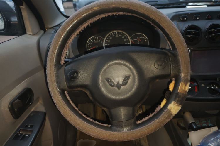 Used Wuling Hongguang 2010 1.2L Base Version China IV Standard Steering Wheel