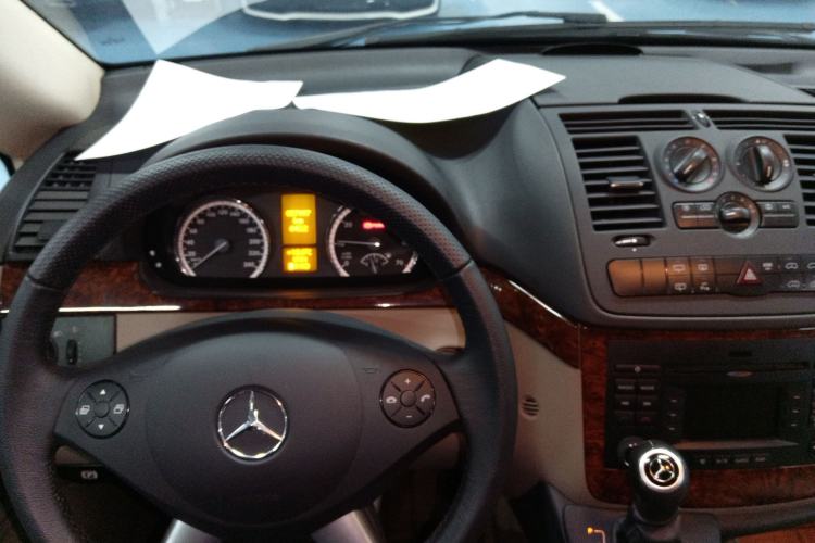 Used Mercedes-Benz Viano 2013 3.0L Comfort Edition Steering Wheel