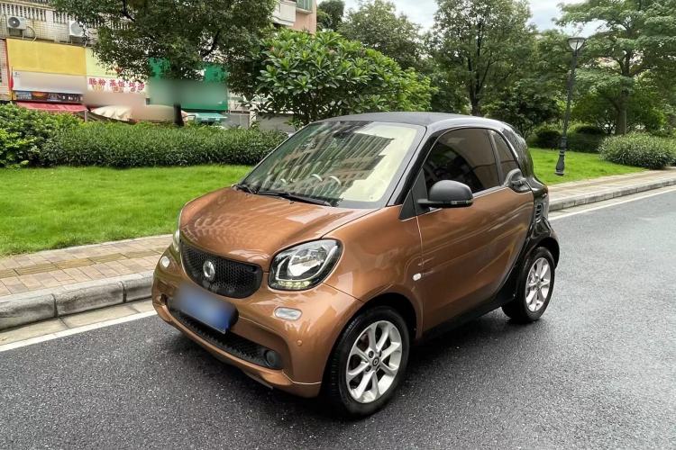 Used smart fortwo 2015 1.0L 52 kW hardtop Dynamic version