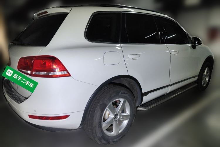 Used Volkswagen Touareg 2015 3.0 TSI Comfort Model Rear Right 45 Deg