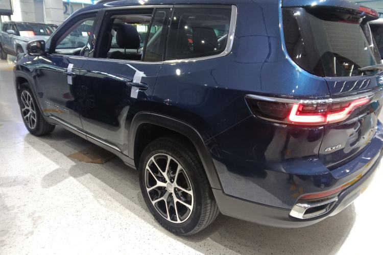 Used Jeep Grand Commander 2022 2.0T Four-Wheel Drive Luxury Edition
