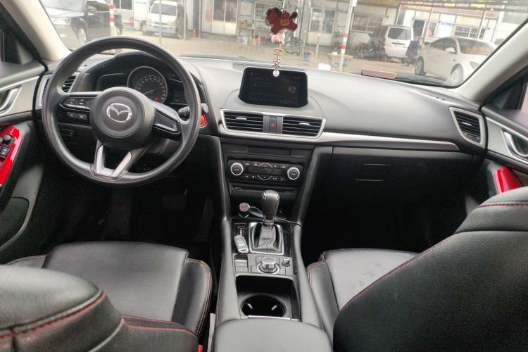Used Mazda 3 Axela 2019 Cloud-Controlled Sedan 1.5L Automatic Luxury Model China VI Standard Center Console