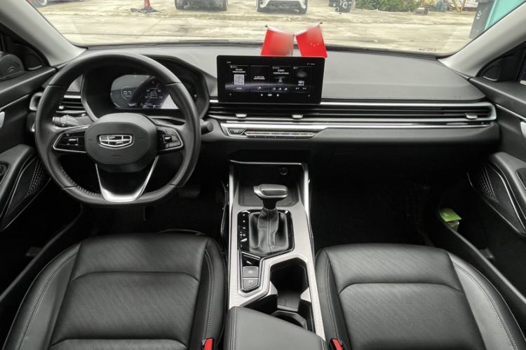 Used Geely Auto Emgrand 2022 4th Generation 1.5L CVT Luxury Model Audio And AC Panel