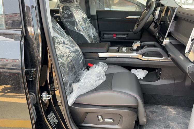 Used JETOUR Traveler C-DM 2025 C-DM 129KM Star & Moon Goddess Right Front Seat