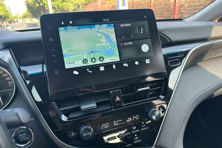 Used Toyota Camry 2021 2.0G Luxury Edition Interior 6