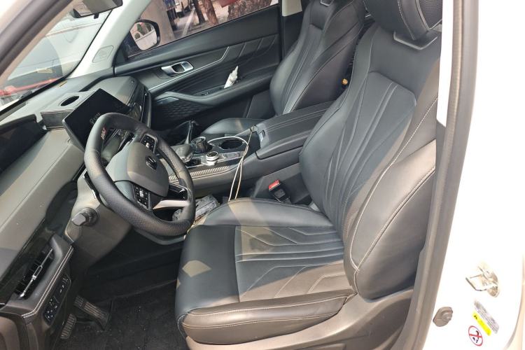 Used CHANGAN UNI-K 2023 2.0T Two-Wheel Drive Enjoyment Version
