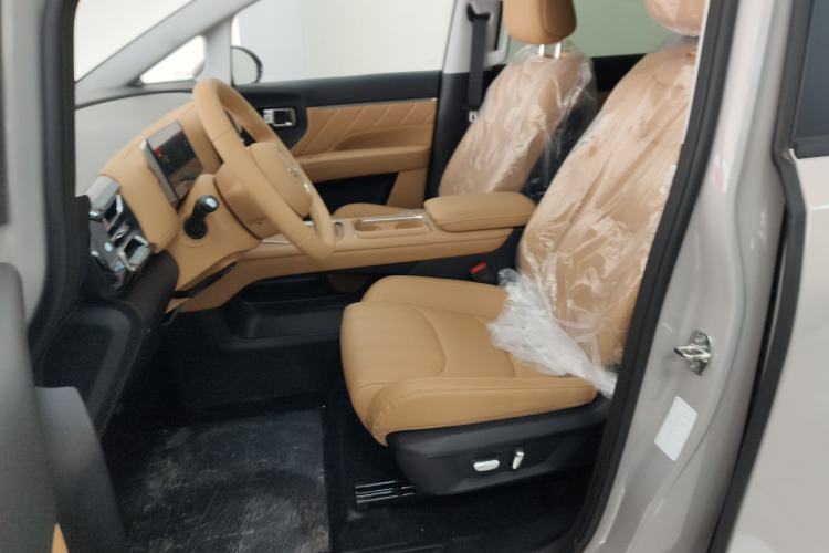 Used Wuling Wuling Starlight 730 2025 Model Plug-in Hybrid 125km Luxury Edition