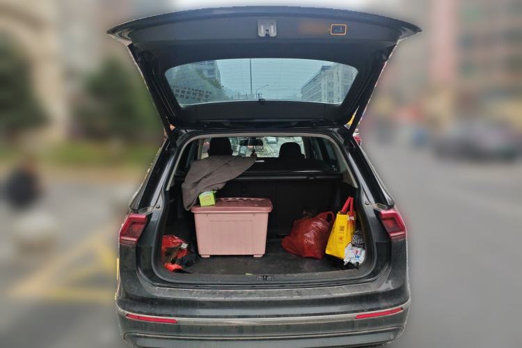 Used Volkswagen Tiguan L 2017 330TSI Automatic Two-Wheel Drive Flagship Edition Trunk