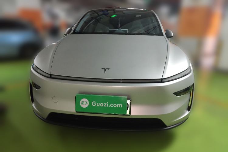 Used Tesla Model Y 2025 Rear-Wheel-Drive Version