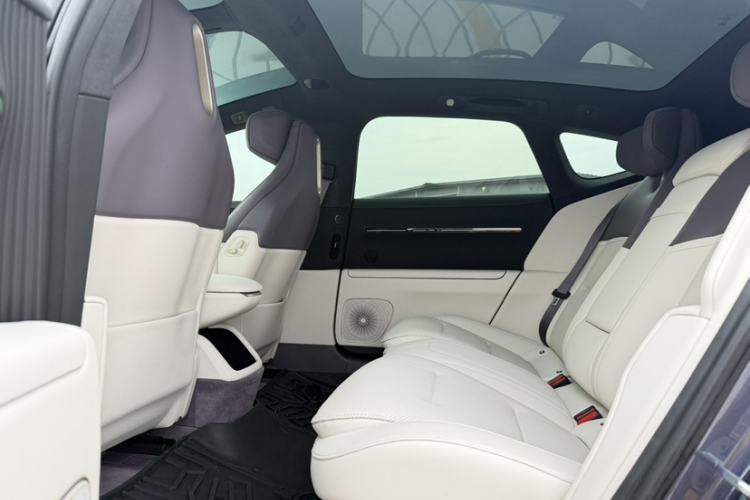 Used Avatr 12 2024 650 Three-Laser Four-Wheel Drive Performance Edition Interior 1