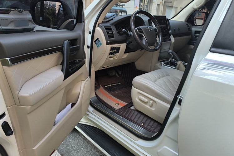 Used Toyota Land Cruiser 
