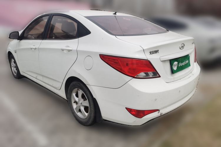 Used Hyundai Verna (older generation) 2014 1.4L Manual Smart GLS Trim Rear Left 45 Deg
