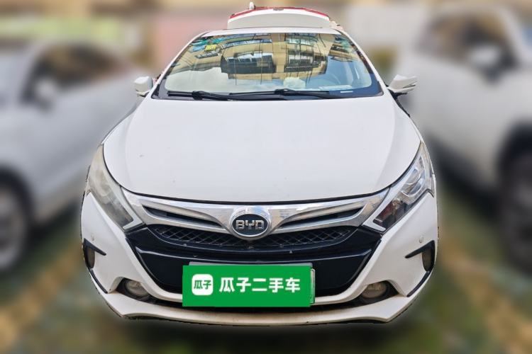 Used BYD Qin New Energy 2014 1.5T Cool Black Knight Flagship Model
