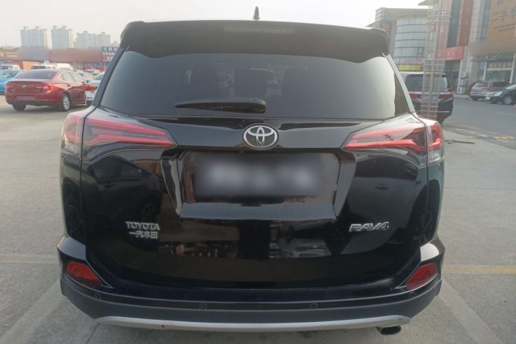 Used Toyota RAV4 2019 2.0L CVT Two-Wheel Drive ZhiShang Version China VI Standard