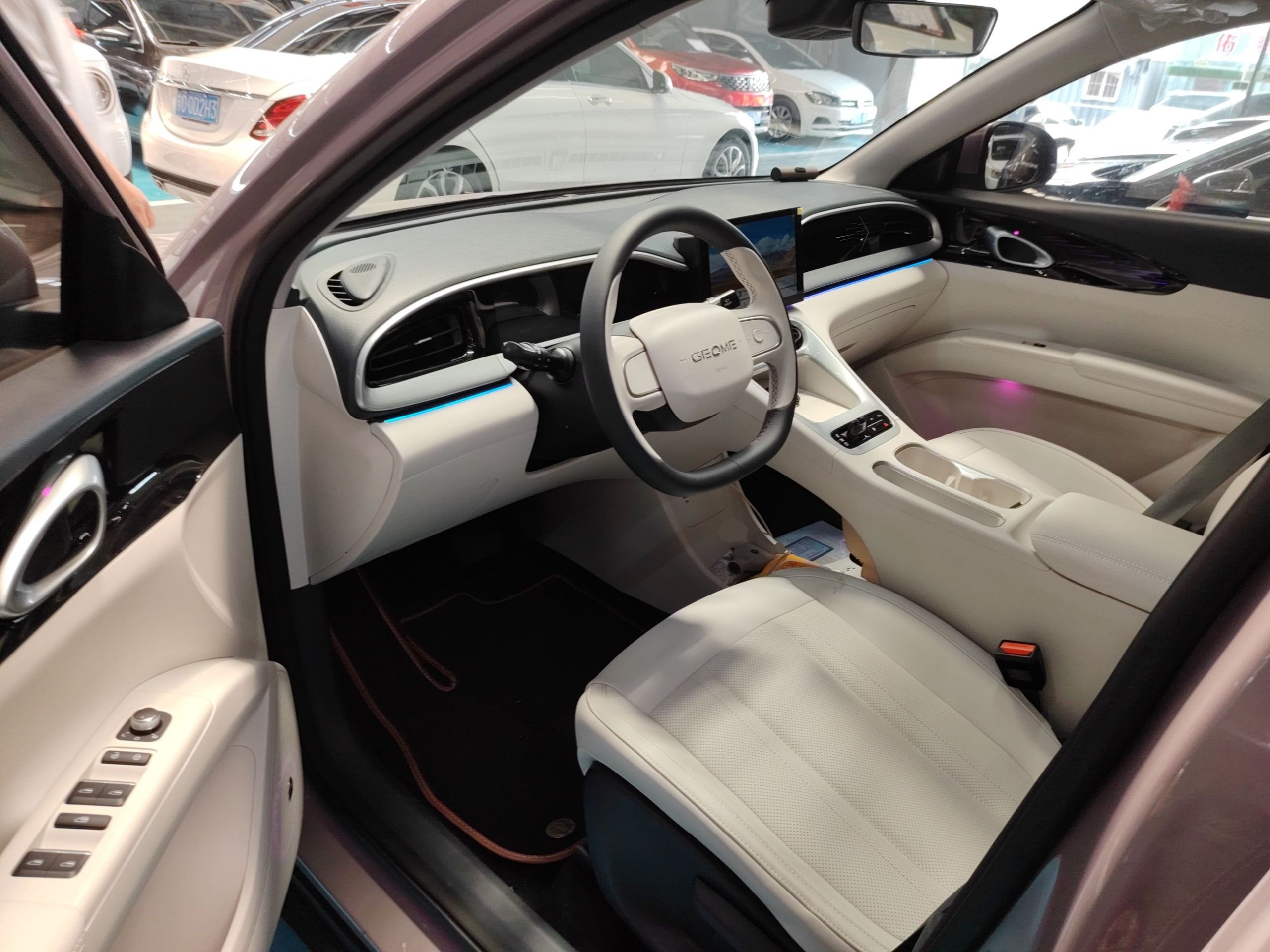 المقاعد الأمامية داخل السيارة