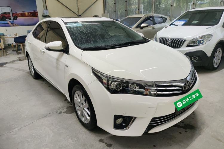 Used Toyota Corolla 2014 1.6L CVT GL-i Front Right 45 Deg