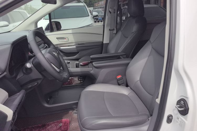 Used Toyota SIENNA 2023 2.5L Hybrid Comfort Edition Left Front Seat