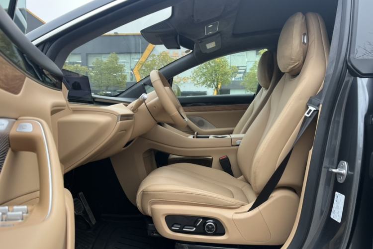 Used Hima Luxeed R7 2024 All-Electric 736 km Ultra